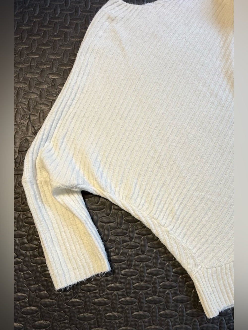 Jennifer Lopez Cream Diagonal-Textured Batwing Sweater Size XL - Picture 4 of 9